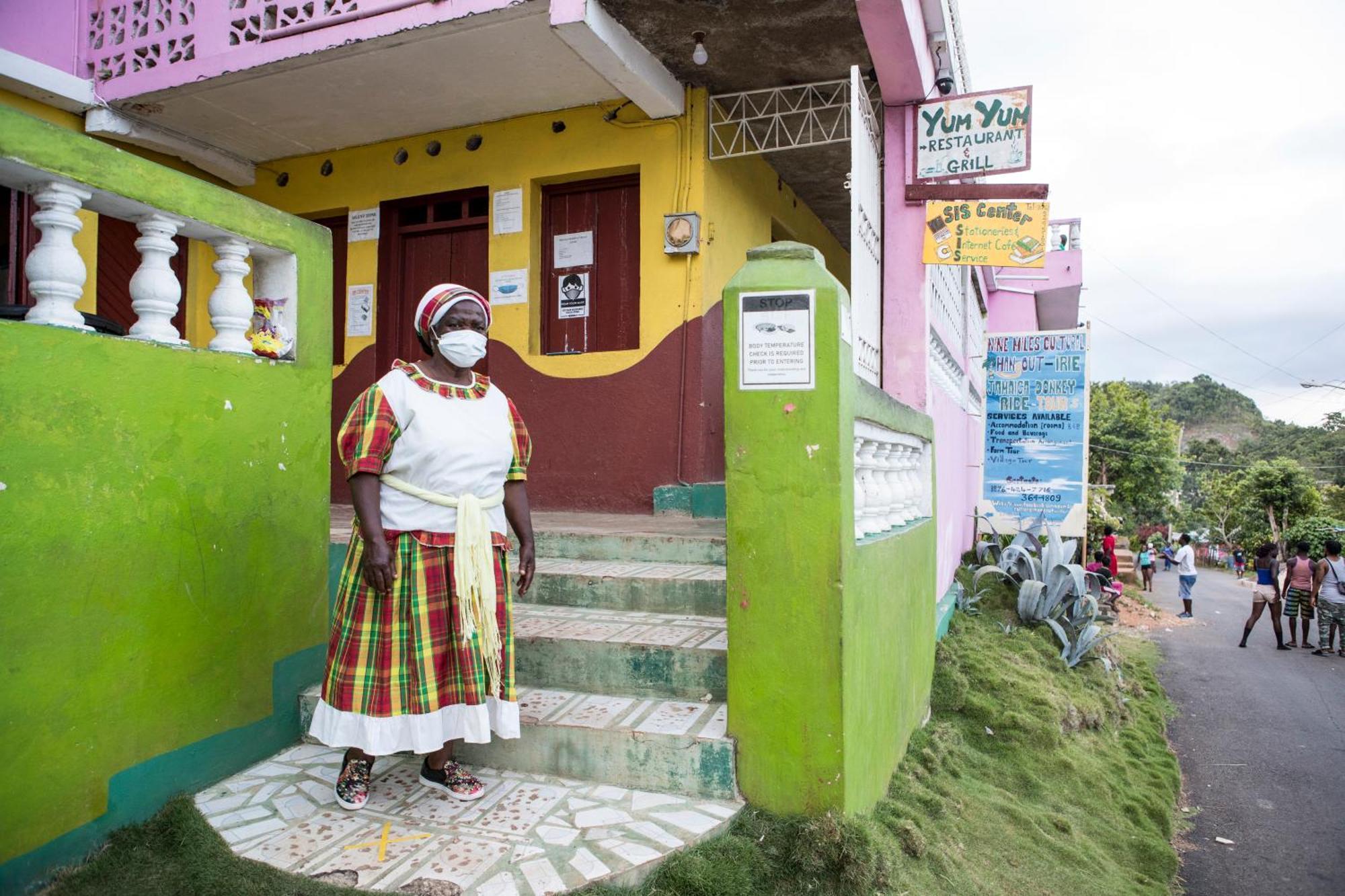 Nine Miles Cultural Hangouts And Tours Stepney エクステリア 写真